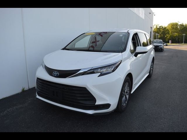 2021 Toyota Sienna LE