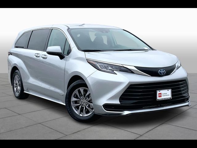 2021 Toyota Sienna LE