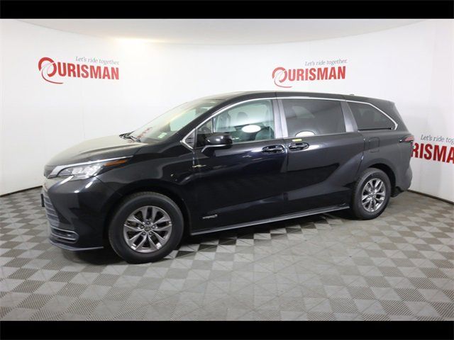 2021 Toyota Sienna LE