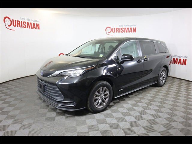 2021 Toyota Sienna LE