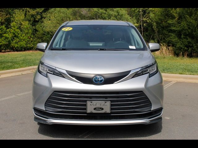 2021 Toyota Sienna LE