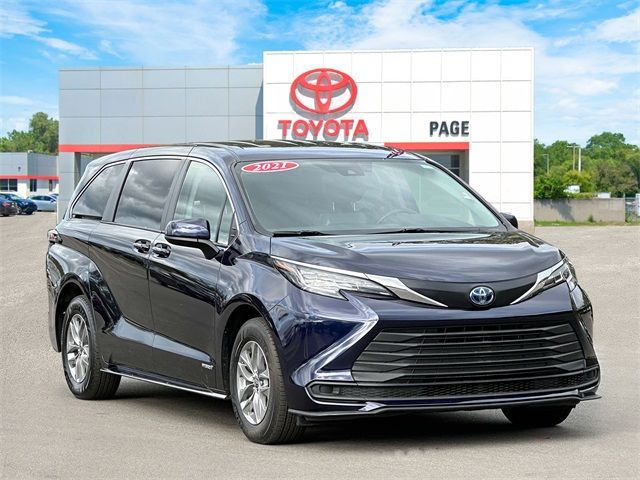 2021 Toyota Sienna LE