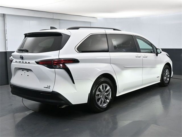 2021 Toyota Sienna LE