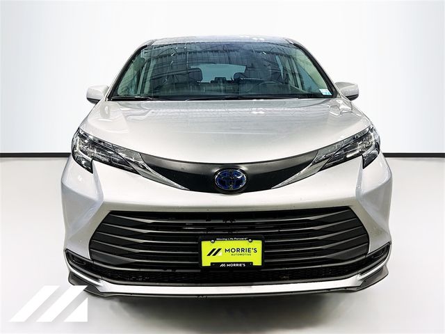 2021 Toyota Sienna LE