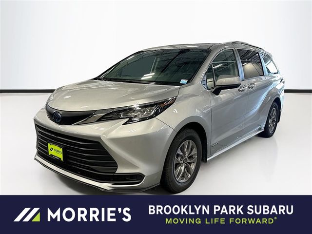 2021 Toyota Sienna LE