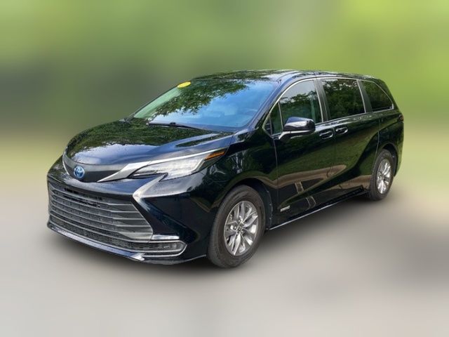2021 Toyota Sienna LE