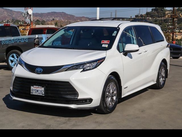 2021 Toyota Sienna LE