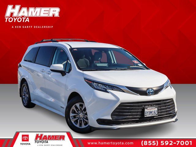 2021 Toyota Sienna LE