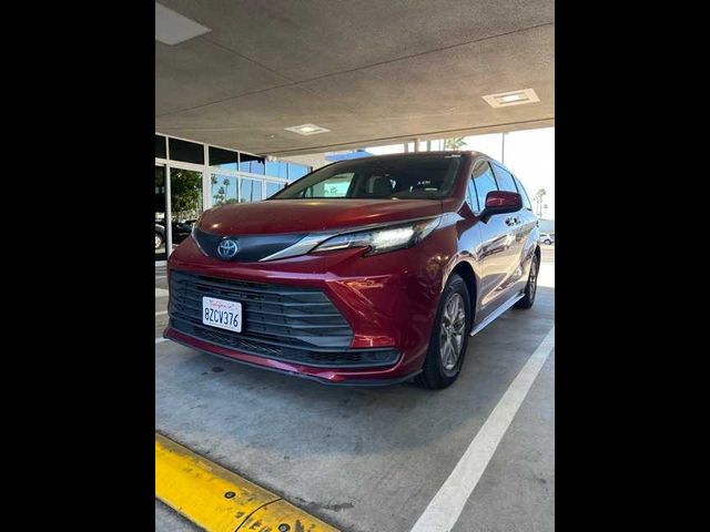 2021 Toyota Sienna LE