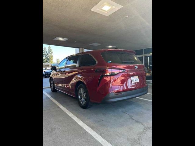 2021 Toyota Sienna LE