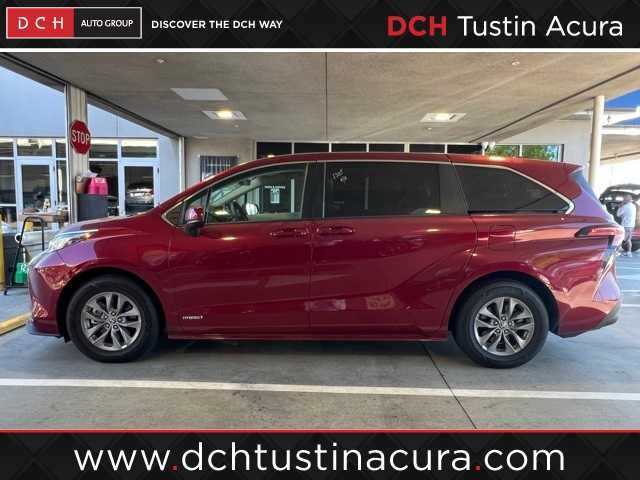 2021 Toyota Sienna LE