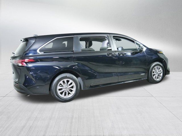 2021 Toyota Sienna LE