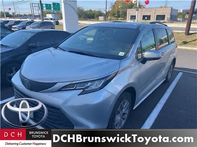 2021 Toyota Sienna LE