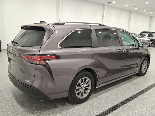 2021 Toyota Sienna LE