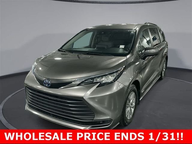 2021 Toyota Sienna LE