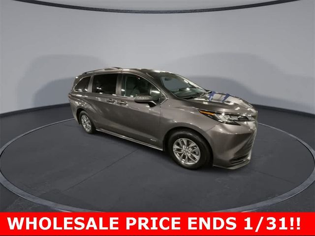 2021 Toyota Sienna LE