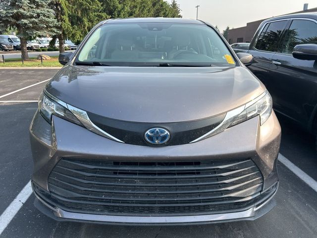 2021 Toyota Sienna LE