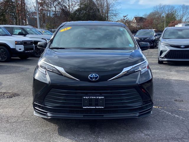 2021 Toyota Sienna LE