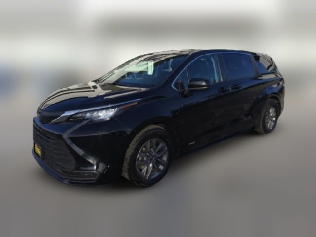 2021 Toyota Sienna LE