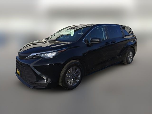 2021 Toyota Sienna LE