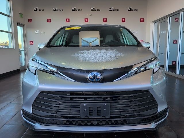 2021 Toyota Sienna LE