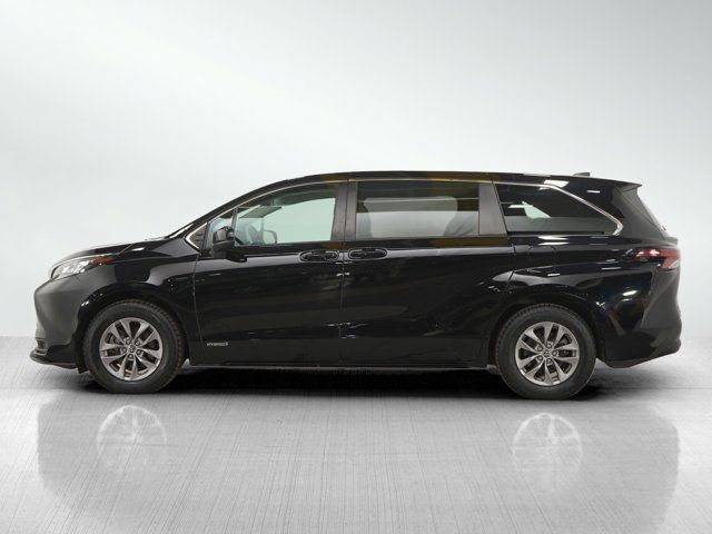 2021 Toyota Sienna LE