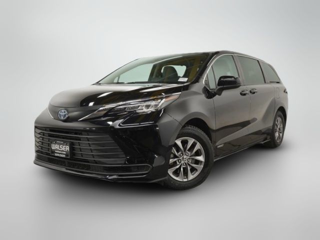 2021 Toyota Sienna LE