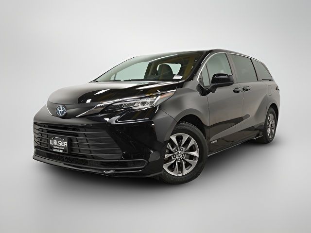 2021 Toyota Sienna LE