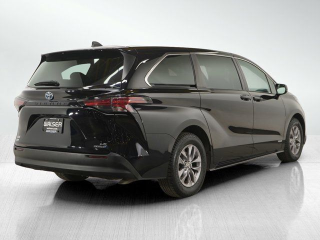 2021 Toyota Sienna LE