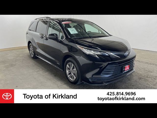 2021 Toyota Sienna LE