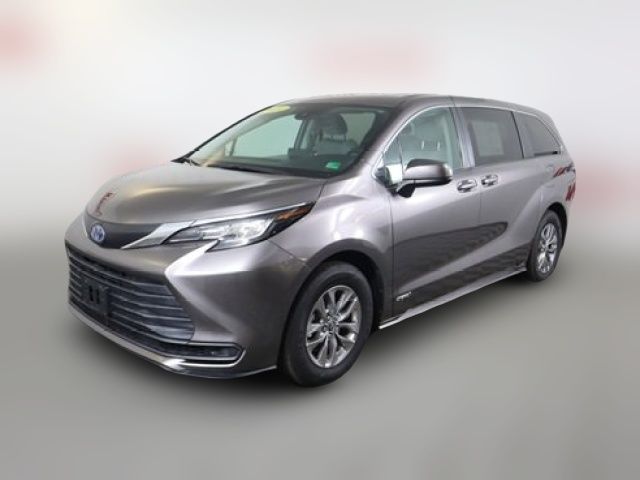 2021 Toyota Sienna LE