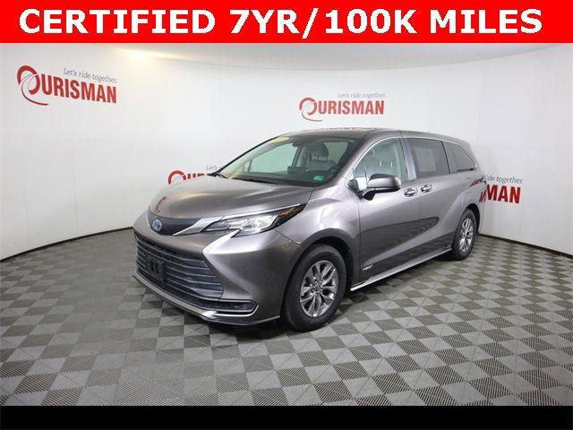 2021 Toyota Sienna LE