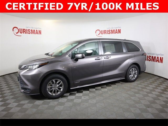 2021 Toyota Sienna LE