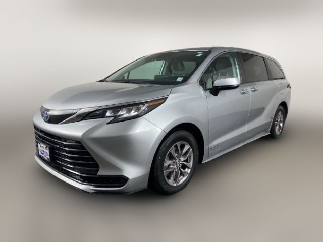 2021 Toyota Sienna LE