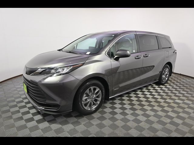 2021 Toyota Sienna LE