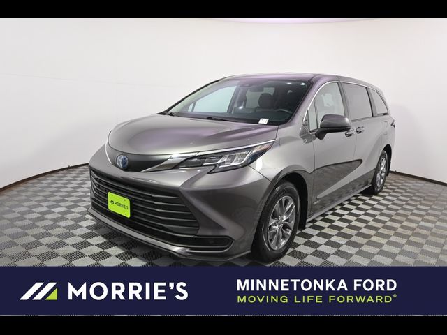 2021 Toyota Sienna LE