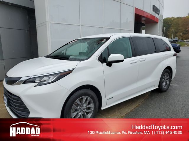 2021 Toyota Sienna LE