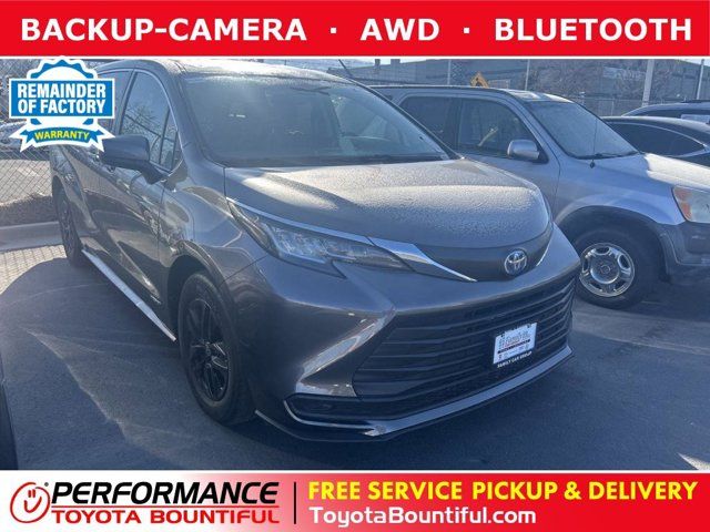 2021 Toyota Sienna LE