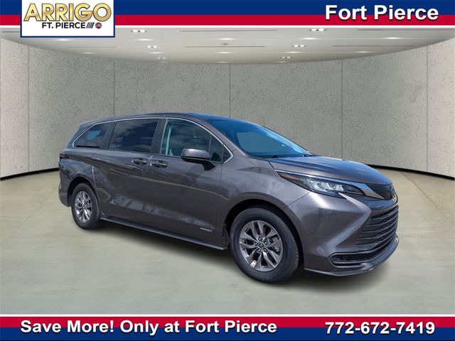 2021 Toyota Sienna LE