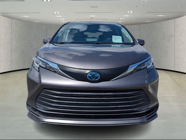 2021 Toyota Sienna LE