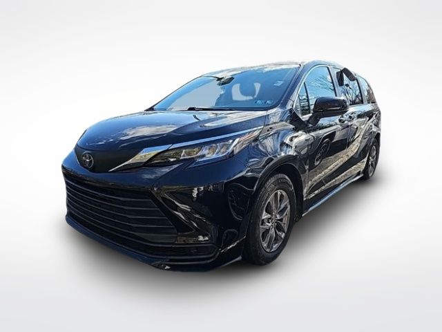 2021 Toyota Sienna LE