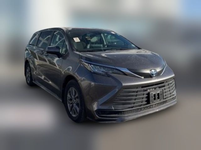 2021 Toyota Sienna LE