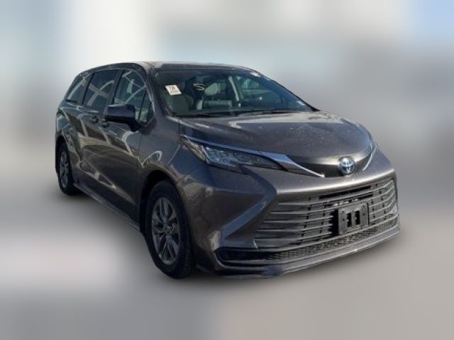 2021 Toyota Sienna LE