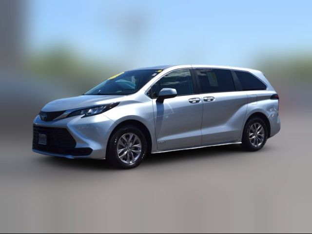 2021 Toyota Sienna LE