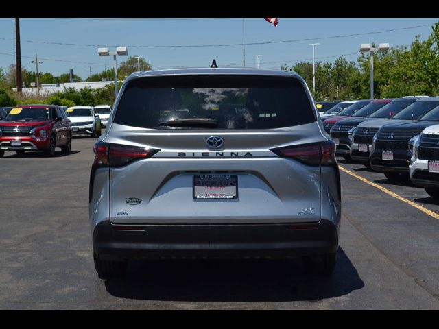 2021 Toyota Sienna LE