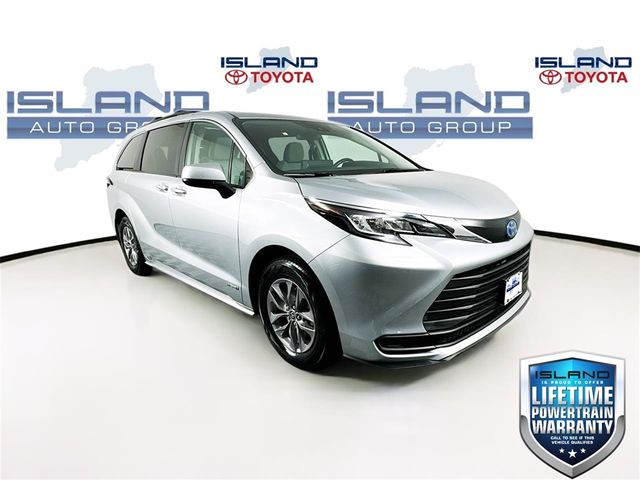 2021 Toyota Sienna LE