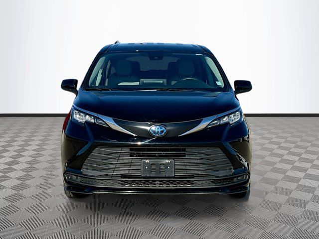 2021 Toyota Sienna LE