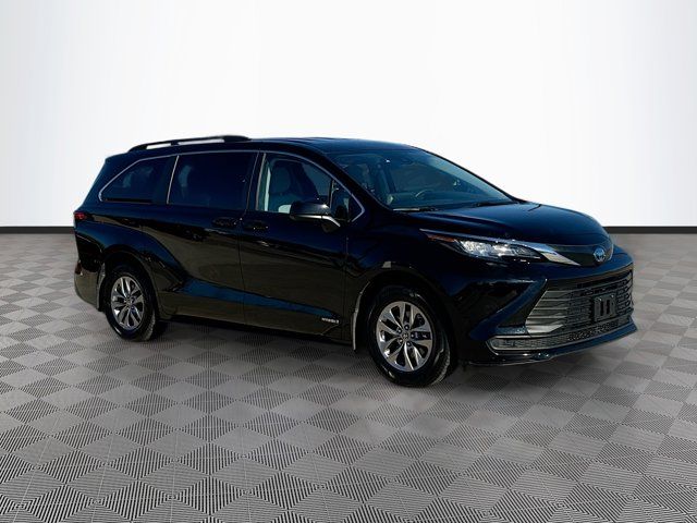 2021 Toyota Sienna LE