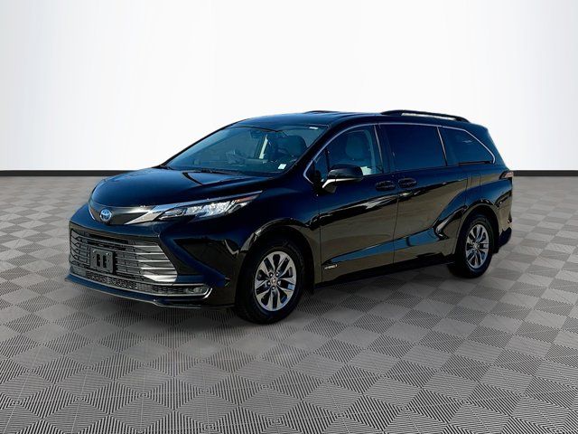 2021 Toyota Sienna LE