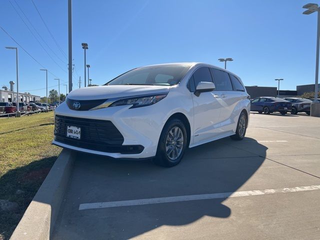 2021 Toyota Sienna LE